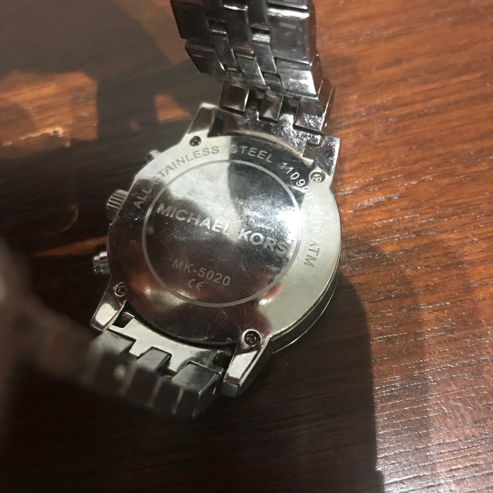 Silver Michael Kors watch - Picture 4 of 4